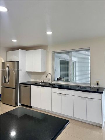 16453 NE 33rd Ave 1, North Miami Beach, FL 33160