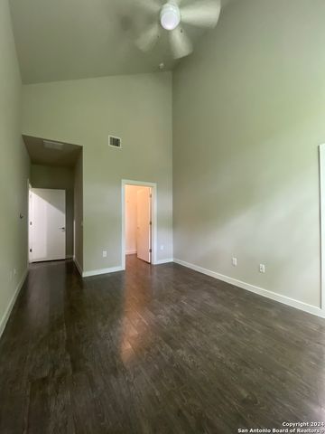 330 Clay St Unit 28, San Antonio, TX 78204