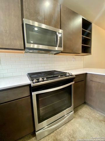 330 Clay St Unit 28, San Antonio, TX 78204
