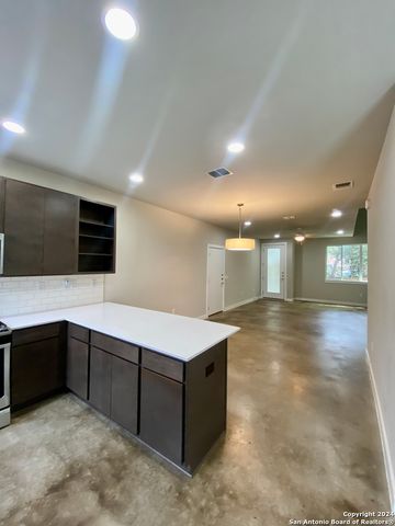 330 Clay St Unit 28, San Antonio, TX 78204
