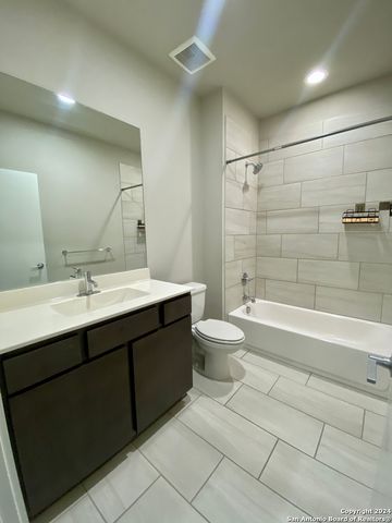 330 Clay St Unit 28, San Antonio, TX 78204