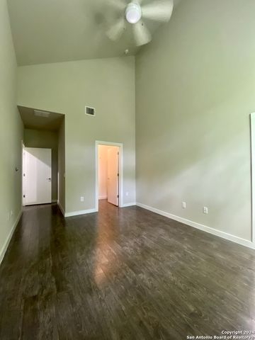 330 Clay St Unit 28, San Antonio, TX 78204