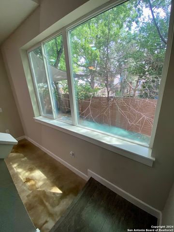 330 Clay St Unit 28, San Antonio, TX 78204