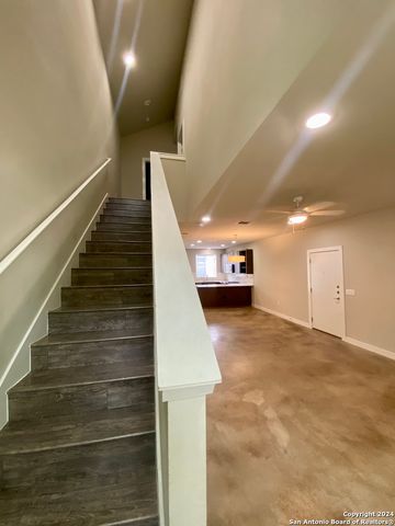 330 Clay St Unit 28, San Antonio, TX 78204