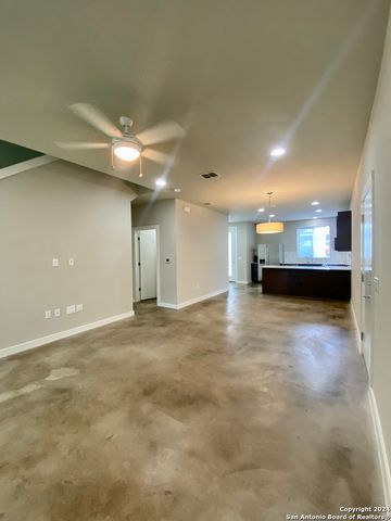 330 Clay St Unit 28, San Antonio, TX 78204