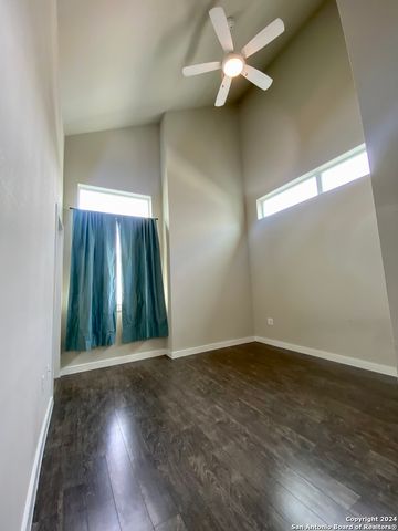 330 Clay St Unit 28, San Antonio, TX 78204