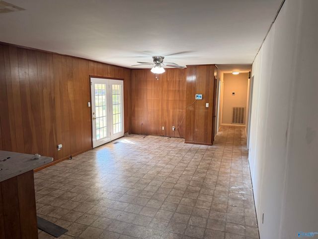 2104 Pinehurst Street SW, Hartselle, AL 35640