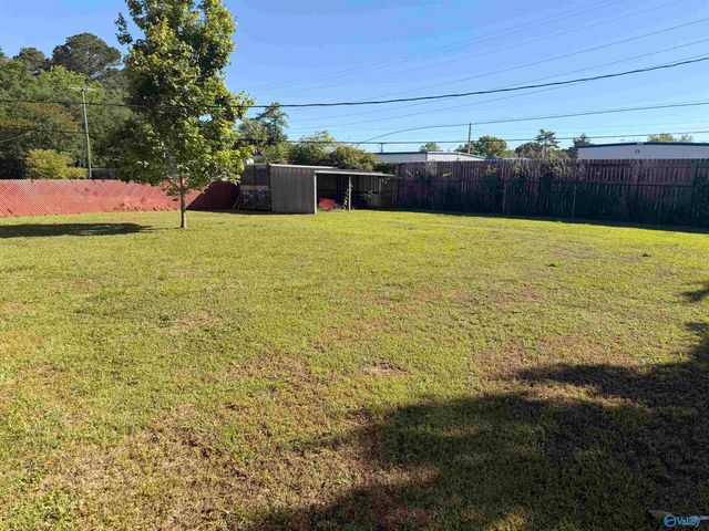 2104 Pinehurst Street SW, Hartselle, AL 35640