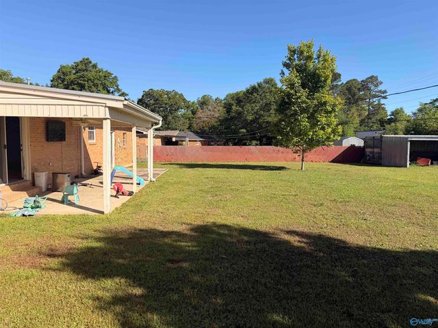 2104 Pinehurst Street SW, Hartselle, AL 35640