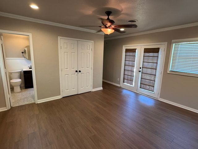 4332 Calmont Avenue, Fort Worth, TX 76107