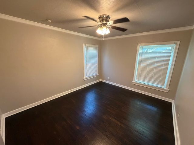 4332 Calmont Avenue, Fort Worth, TX 76107