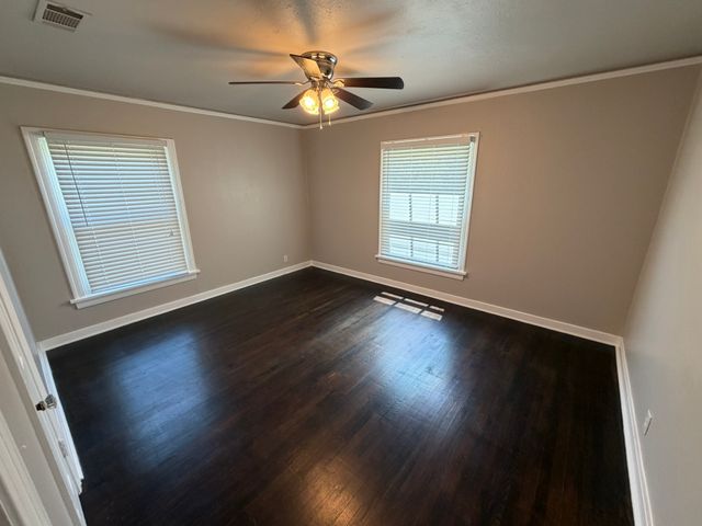 4332 Calmont Avenue, Fort Worth, TX 76107