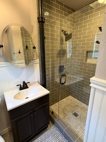 4332 Calmont Avenue, Fort Worth, TX 76107