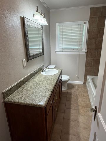 4332 Calmont Avenue, Fort Worth, TX 76107