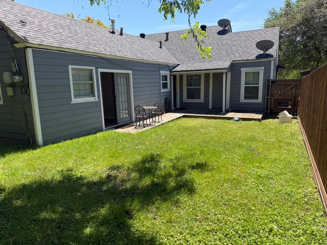 4332 Calmont Avenue, Fort Worth, TX 76107