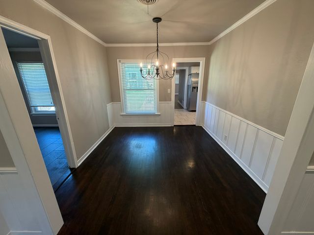 4332 Calmont Avenue, Fort Worth, TX 76107