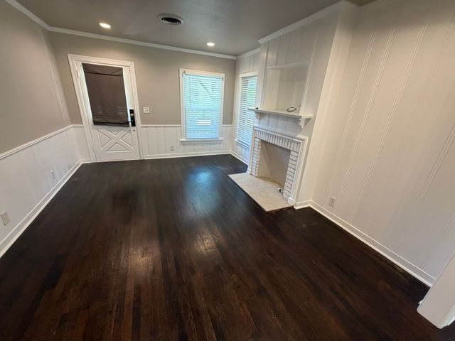 4332 Calmont Avenue, Fort Worth, TX 76107