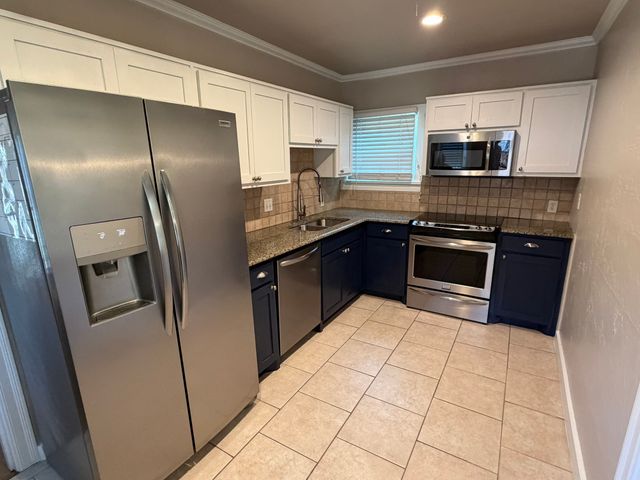 4332 Calmont Avenue, Fort Worth, TX 76107