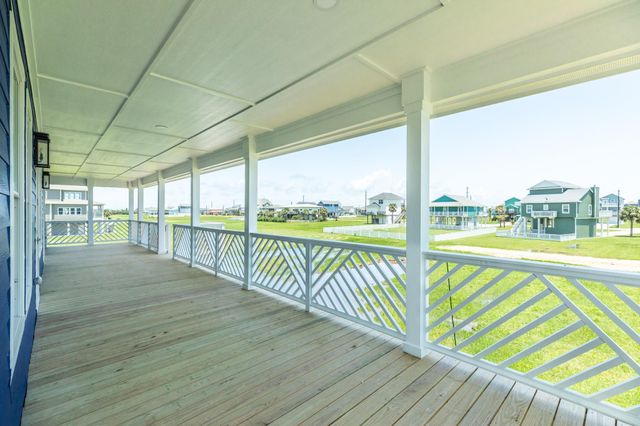 18821 Warrior Road, Galveston, TX 77554