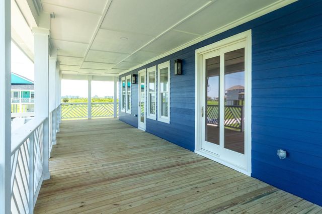 18821 Warrior Road, Galveston, TX 77554