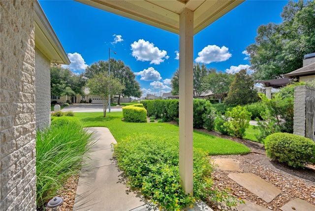 2424 Dillon Street, Brenham, TX 77833