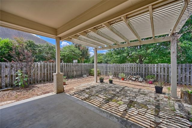 2424 Dillon Street, Brenham, TX 77833
