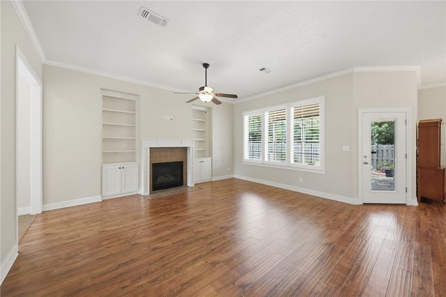 2424 Dillon Street, Brenham, TX 77833