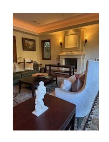 1191 N Bundy, Los Angeles, CA 90049