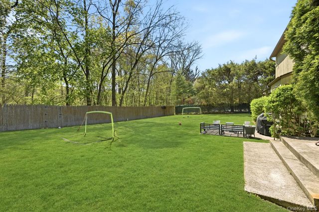 26 Devonshire Dr, White Plains, NY 10605