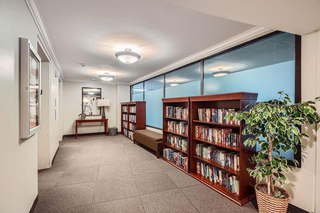 66 9th Street E 1305, Saint Paul, MN 55101