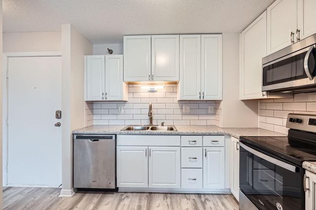 66 9th Street E 1305, Saint Paul, MN 55101