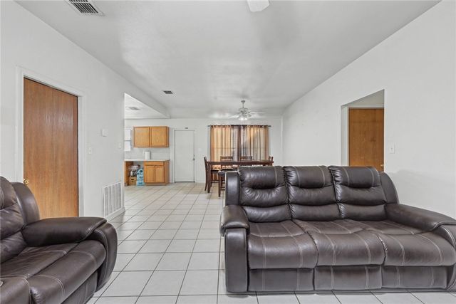 3821 Lincoln St, Corpus Christi, TX 78415