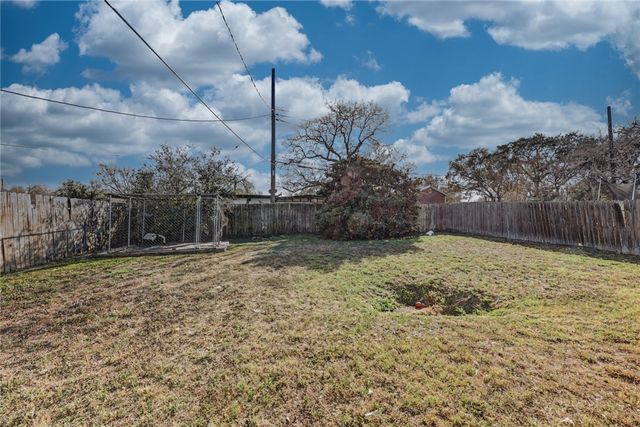 3821 Lincoln St, Corpus Christi, TX 78415