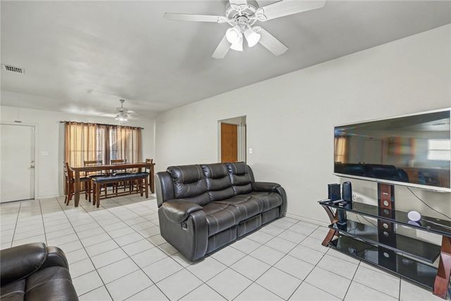 3821 Lincoln St, Corpus Christi, TX 78415