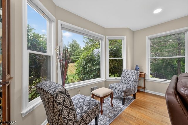 6 Chaucer Dr, Clinton Twp., NJ 08801