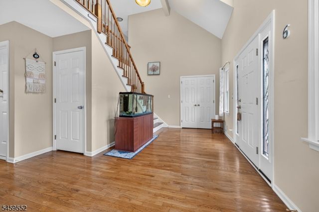 6 Chaucer Dr, Clinton Twp., NJ 08801
