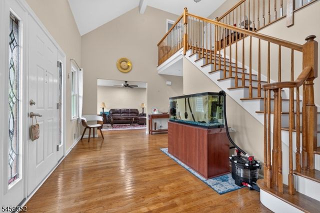 6 Chaucer Dr, Clinton Twp., NJ 08801