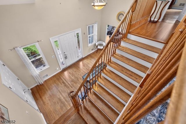 6 Chaucer Dr, Clinton Twp., NJ 08801