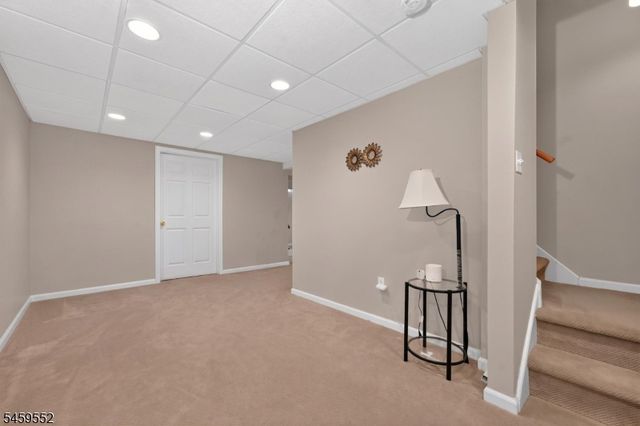 6 Chaucer Dr, Clinton Twp., NJ 08801