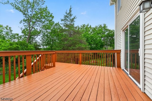 6 Chaucer Dr, Clinton Twp., NJ 08801