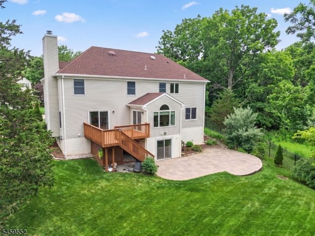 6 Chaucer Dr, Clinton Twp., NJ 08801