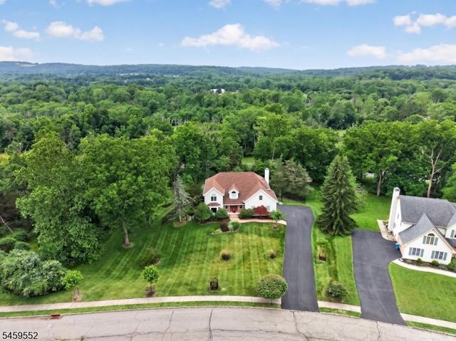 6 Chaucer Dr, Clinton Twp., NJ 08801