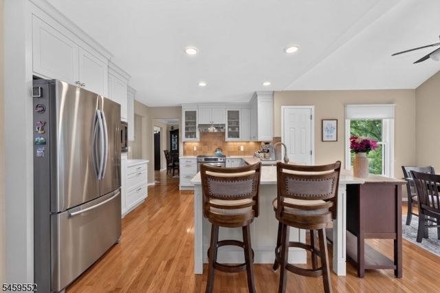 6 Chaucer Dr, Clinton Twp., NJ 08801