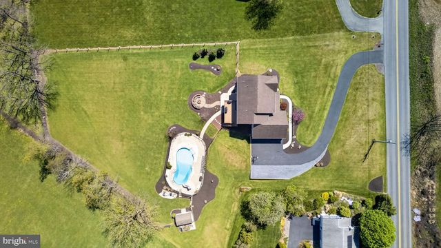 1044 LONG LANE RD, Kutztown, PA 19530