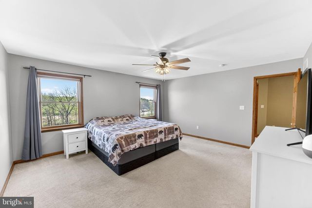 1044 LONG LANE RD, Kutztown, PA 19530