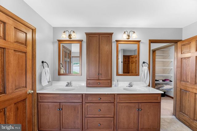 1044 LONG LANE RD, Kutztown, PA 19530
