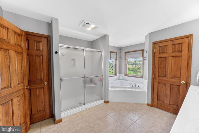 1044 LONG LANE RD, Kutztown, PA 19530