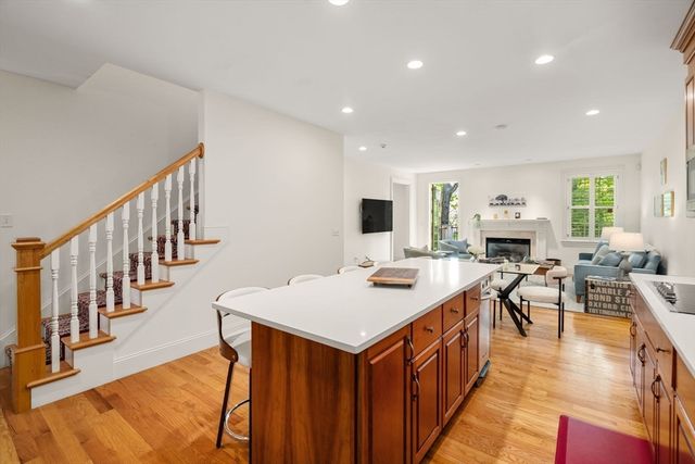 287 Langley Rd 43, Newton, MA 02459