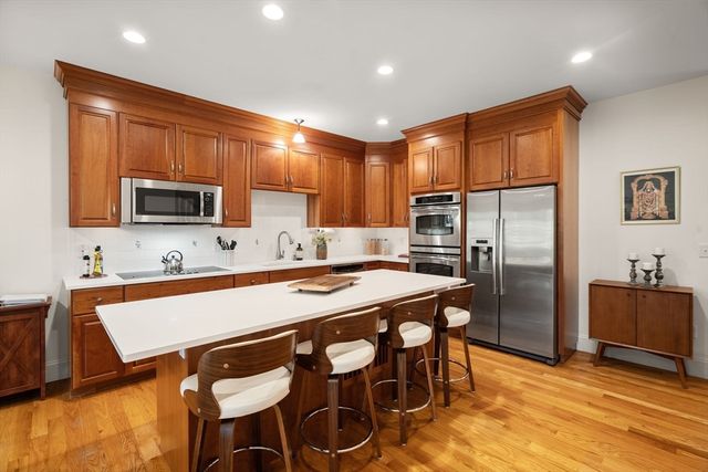 287 Langley Rd 43, Newton, MA 02459