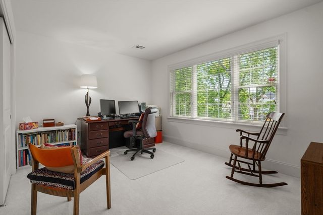 287 Langley Rd 43, Newton, MA 02459
